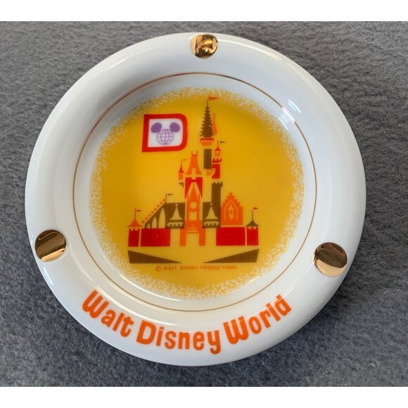 Vintage Walt Disney World Ceramic Ashtray with Castle Design 1980s - Picture 5 of 6